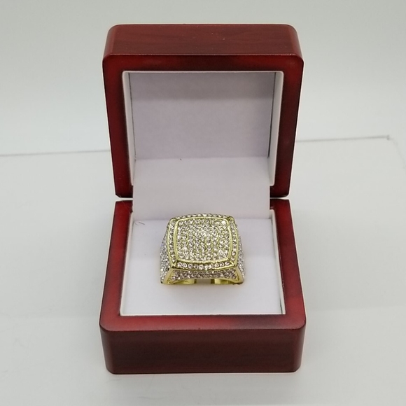 Mans ring - Picture 2 of 3